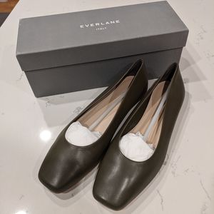 Everlane the 90s flats size 9.5 Olive